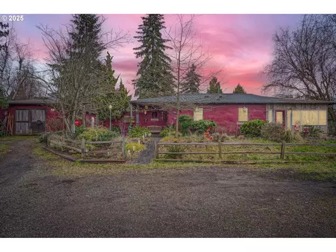 816 Liberty St, Silverton, OR 97381