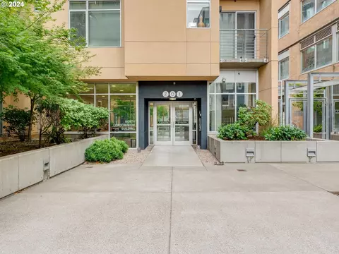 701 Columbia St #414, Vancouver, WA 98660