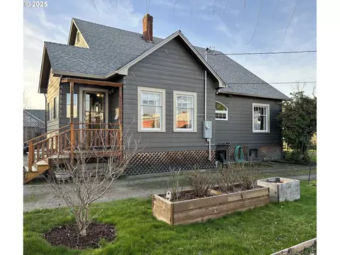 409 Quincy Ave, Cottage Grove, OR 97424