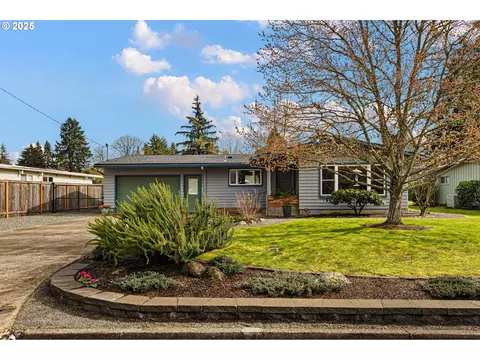 1461 Barton St, Eugene, OR 97404