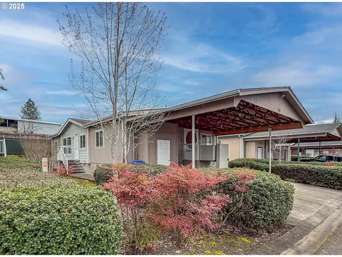 166 Green Vista Ln, Roseburg, OR 97471