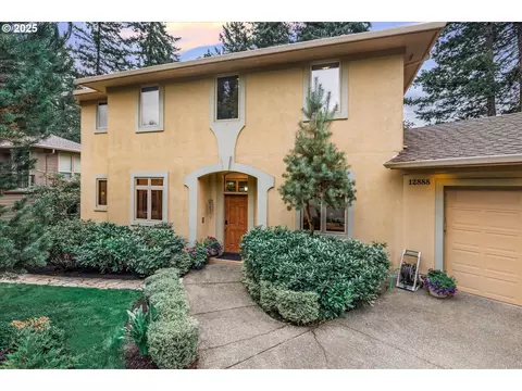 12888 SE Wellington Ct, Happy Valley, OR 97086