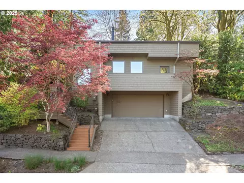 3920 SW Hillsdale Ave, Portland, OR 97239