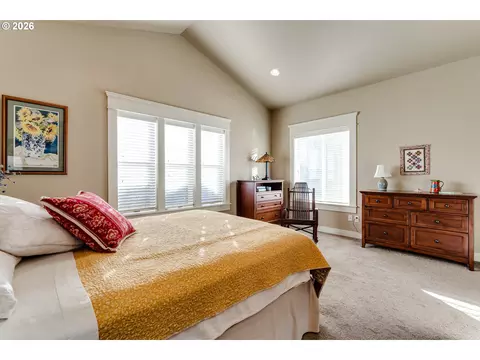 Bedroom - 90 Daniel Dr, Eugene, OR 97404 photo 2 of 11