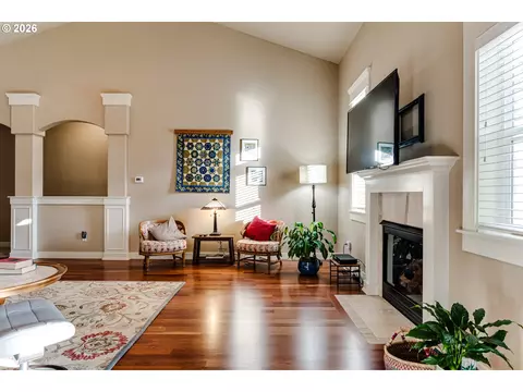 Living - 90 Daniel Dr, Eugene, OR 97404 photo 3 of 4
