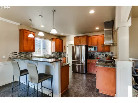 Kitchen - 90 Daniel Dr, Eugene, OR 97404 photo 1 of 5