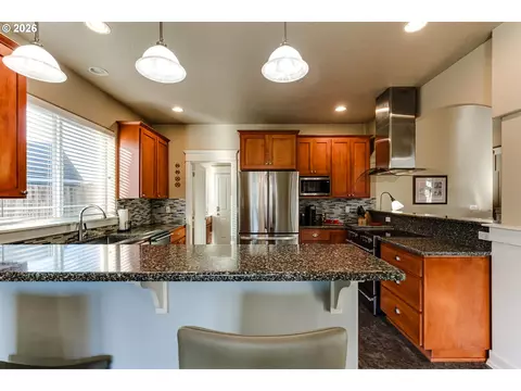 Kitchen - 90 Daniel Dr, Eugene, OR 97404 photo 2 of 5
