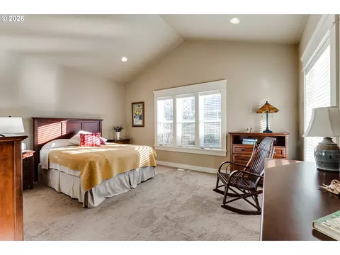 Bedroom - 90 Daniel Dr, Eugene, OR 97404 photo 1 of 11