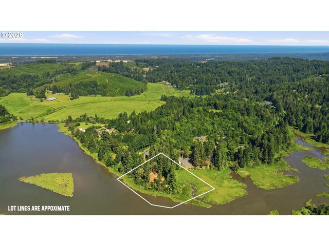 93808 Hollow Stump Ln, North Bend, OR 97459