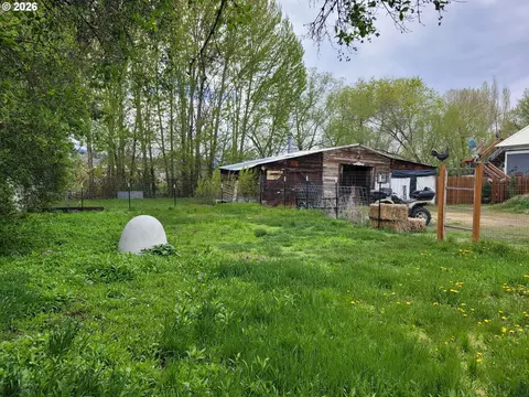 1916 Clifford St, Baker City, OR 97814