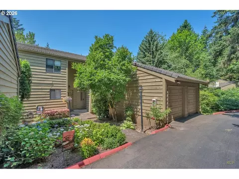 50 Cervantes Cir, Lake Oswego, OR 97035