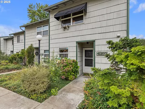 420 NE 103rd St, Vancouver, WA 98685