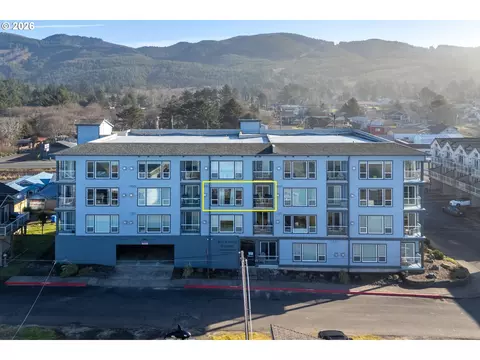 300 N Pacific St #43, Rockaway Beach, OR 97136