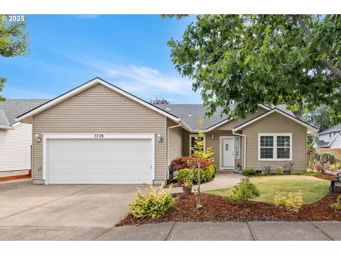 5728 SE Popes Pl, Hillsboro, OR 97123