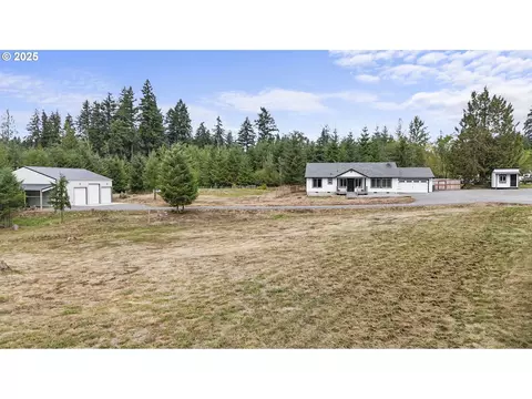270 Hinch Rd, Castle Rock, WA 98611