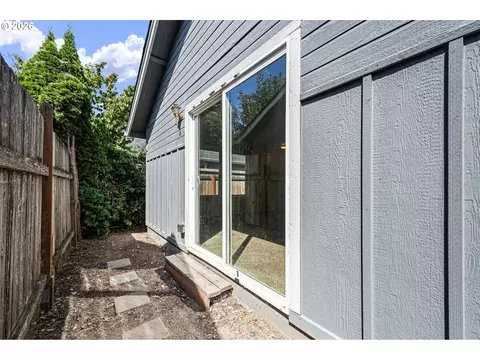 Exterior - 593 Hanover St, Eugene, OR 97402 photo 6 of 6