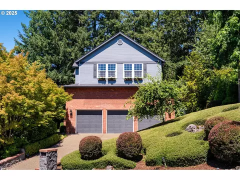 5037 Parkhill St, Lake Oswego, OR 97035