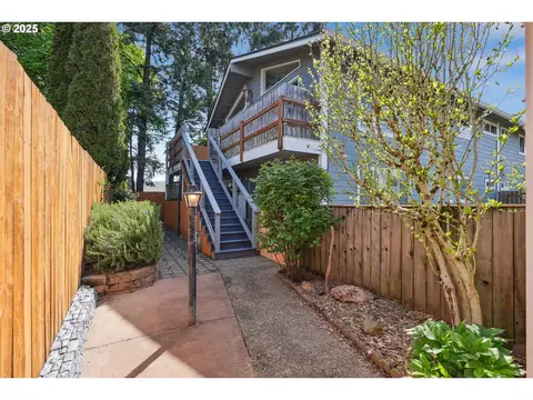 1510 N Deborah Rd #4, Newberg, OR 97132