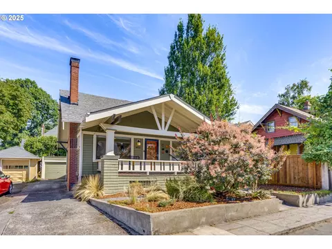 4933 SE Taylor Ct, Portland, OR 97215