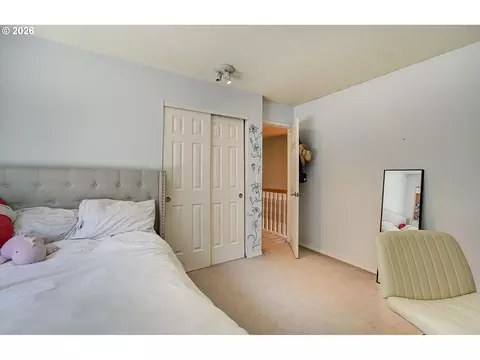 Bedroom - 1556 NE 27th Ter, Gresham, OR 97030 photo 6 of 8