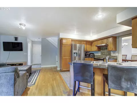 Kitchen - 1556 NE 27th Ter, Gresham, OR 97030 photo 4 of 4