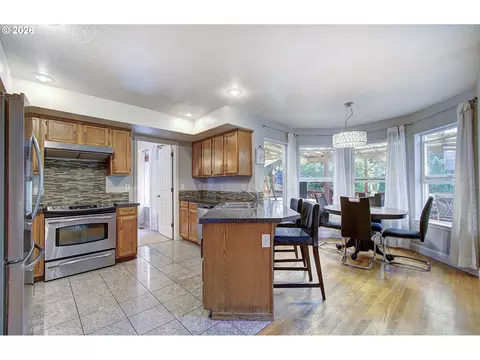 Kitchen - 1556 NE 27th Ter, Gresham, OR 97030 photo 2 of 4