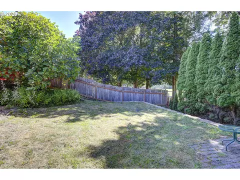 Exterior - 1556 NE 27th Ter, Gresham, OR 97030 photo 7 of 11