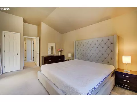 Bedroom - 1556 NE 27th Ter, Gresham, OR 97030 photo 1 of 8