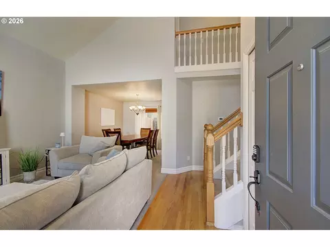 Entry Way - 1556 NE 27th Ter, Gresham, OR 97030 photo 1 of 3