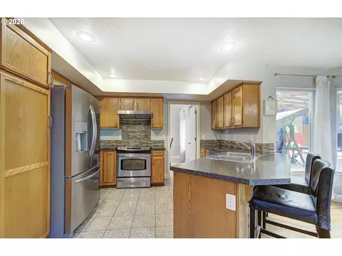 Kitchen - 1556 NE 27th Ter, Gresham, OR 97030 photo 1 of 4