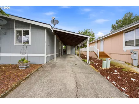 1949 SE Palmquist Rd #1, Gresham, OR 97080 photo 3
