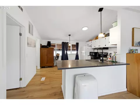 1949 SE Palmquist Rd #1, Gresham, OR 97080 photo 9