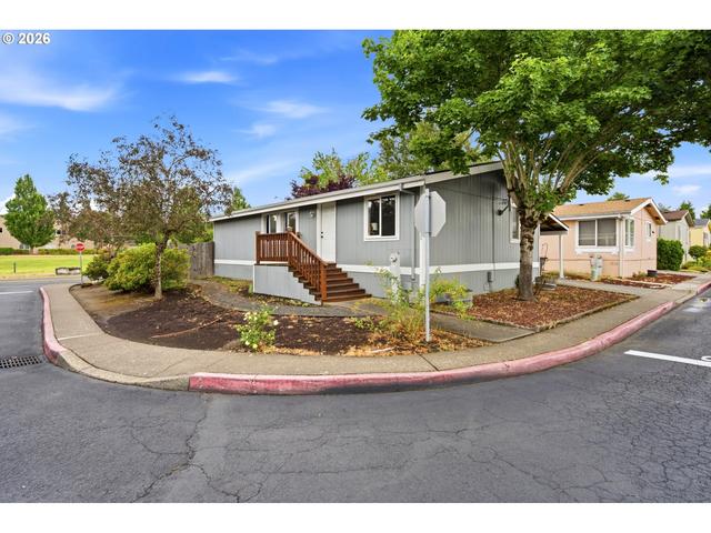 1949 SE Palmquist Rd, Gresham, OR 97080