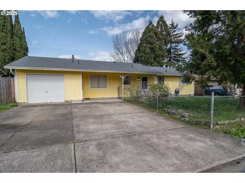 2050 Del Mar Dr, Roseburg, OR 97471