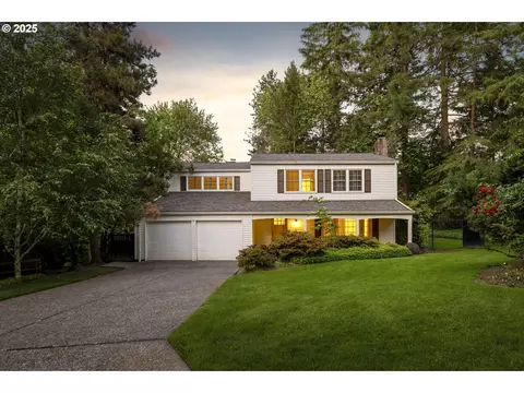 17766 Tree Top Ln, Lake Oswego, OR 97034
