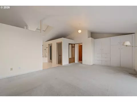 Bedroom - 8431 Cason Ct, Gladstone, OR 97027 photo 2 of 4