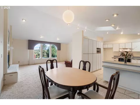 Dining - 8431 Cason Ct, Gladstone, OR 97027 photo 1 of 1