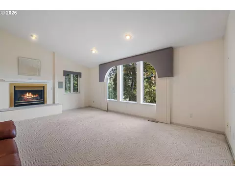 Living - 8431 Cason Ct, Gladstone, OR 97027 photo 1 of 6