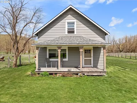 205 Riverside Ave, Wallowa, OR 97885