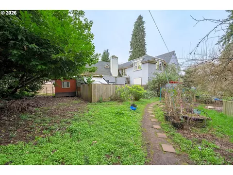Exterior - 325 River Rd, Eugene, OR 97404 photo 6 of 11