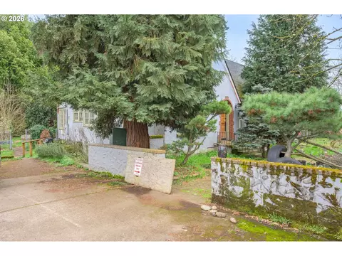 Exterior - 325 River Rd, Eugene, OR 97404 photo 3 of 11
