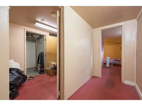 Entry Way - 325 River Rd, Eugene, OR 97404 photo 5 of 5