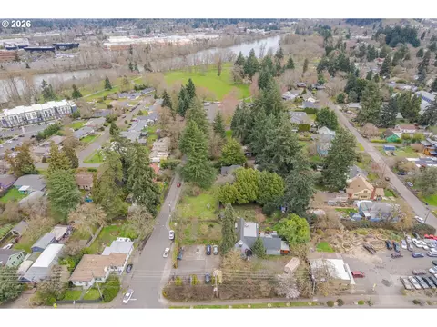 View/Area - 325 River Rd, Eugene, OR 97404 photo 2 of 3