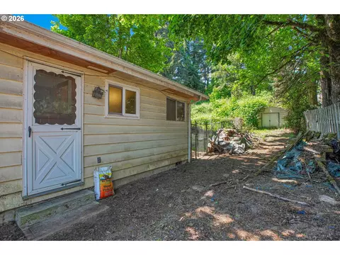 Exterior - 17055 SE Webster Rd, Gladstone, OR 97027 photo 4 of 12