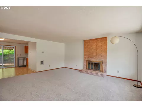 Living - 17055 SE Webster Rd, Gladstone, OR 97027 photo 1 of 6
