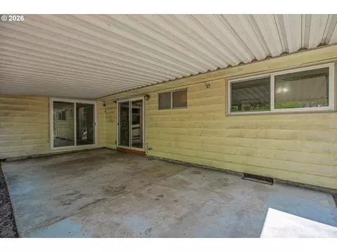 Exterior - 17055 SE Webster Rd, Gladstone, OR 97027 photo 9 of 12