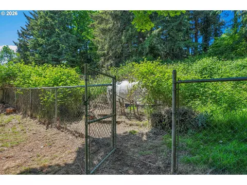 Exterior - 17055 SE Webster Rd, Gladstone, OR 97027 photo 11 of 12