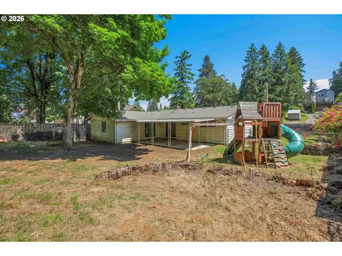 Exterior - 17055 SE Webster Rd, Gladstone, OR 97027 photo 8 of 12