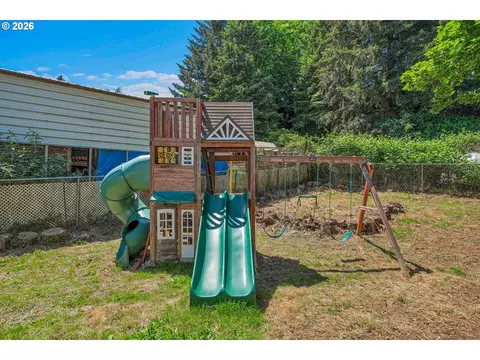 Exterior - 17055 SE Webster Rd, Gladstone, OR 97027 photo 10 of 12