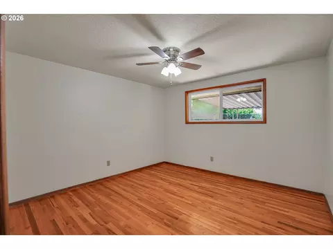 Bedroom - 17055 SE Webster Rd, Gladstone, OR 97027 photo 5 of 6
